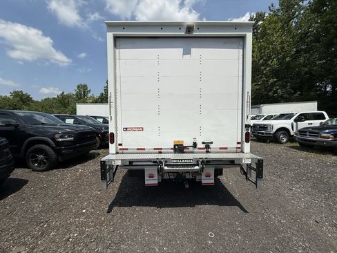 New 2026 Ford E-450 and Econoline 450 Super Duty w/ Driver's Safety Package RWD image 7