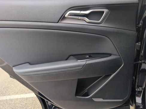 Used 2025 Kia Sportage EX w/ Premium Package image 34