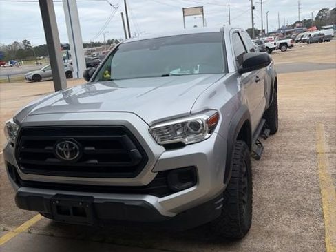 Used 2022 Toyota Tacoma SR w/ SX Package image 6