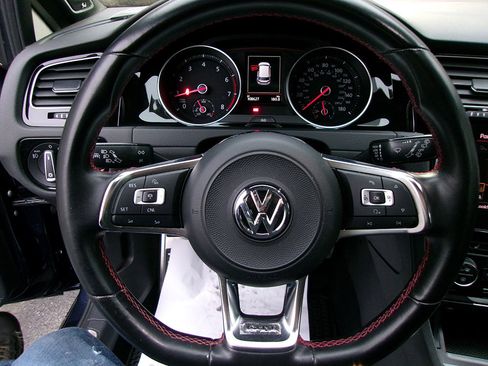 Used 2018 Volkswagen GTI Autobahn image 18