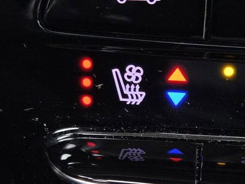 Used 2023 Buick Envision Avenir image 8