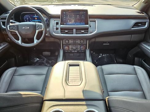 Used 2022 Chevrolet Suburban Z71 w/ Luxury Package AWD/4WD image 20