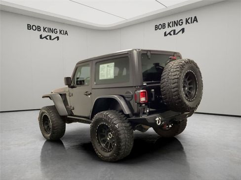 Used 2021 Jeep Wrangler Rubicon AWD/4WD image 3
