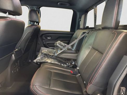 Used 2023 Nissan Titan PRO-4X w/ Pro-4x Convenience Package AWD/4WD image 14