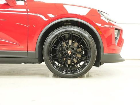 New 2026 Porsche Macan 4 Electric AWD/4WD image 40