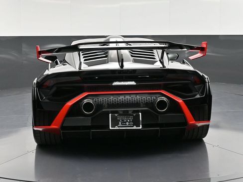 Used 2024 Lamborghini Huracan STO RWD image 7
