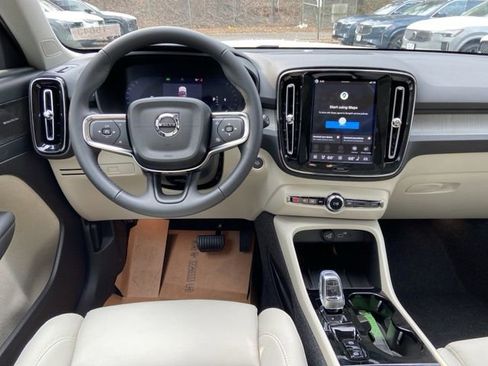 New 2026 Volvo XC40 B5 Ultra w/ Climate Package AWD/4WD image 13