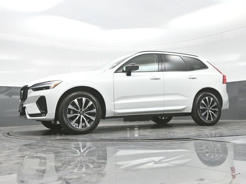 Used 2024 Volvo XC60 B5 Core w/ Protection Package Premier AWD/4WD image 22
