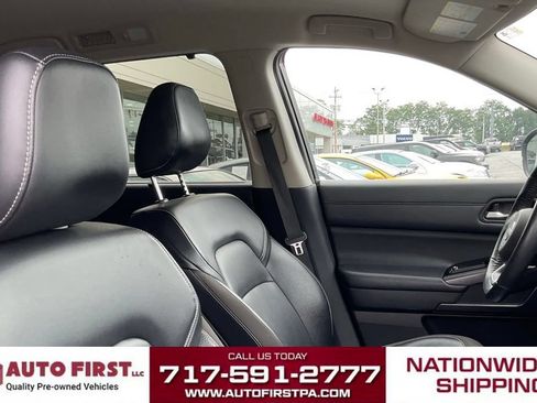 Used 2022 Nissan Pathfinder SL AWD/4WD image 17