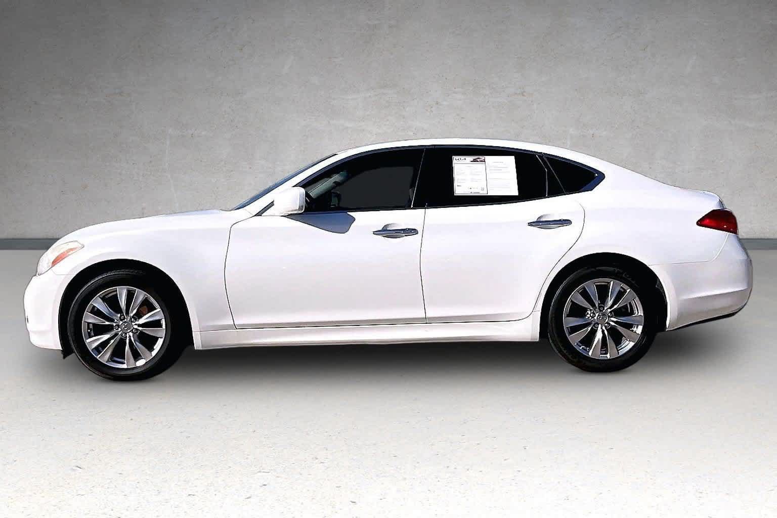 Used 2012 INFINITI M37 w/ Premium Pkg RWD image 3