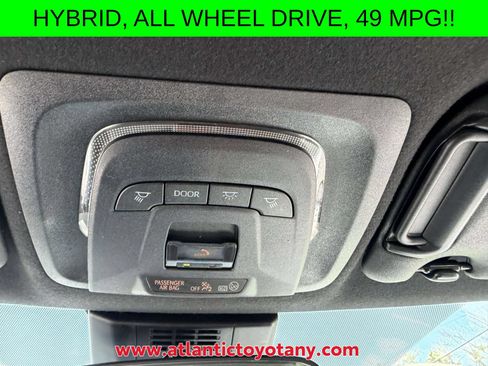 Certified 2023 Toyota Corolla SE w/ Carpet Mat Package (TMS) AWD/4WD image 39
