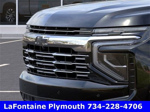 New 2025 Chevrolet Suburban Premier image 13