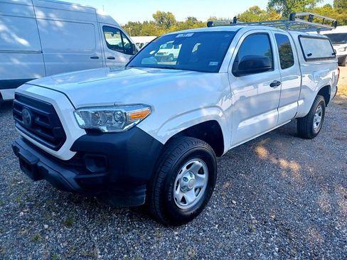 Used 2020 Toyota Tacoma SR image 1
