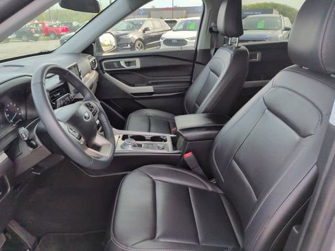 Certified 2023 Ford Explorer XLT w/ Equipment Group 202A AWD/4WD image 4