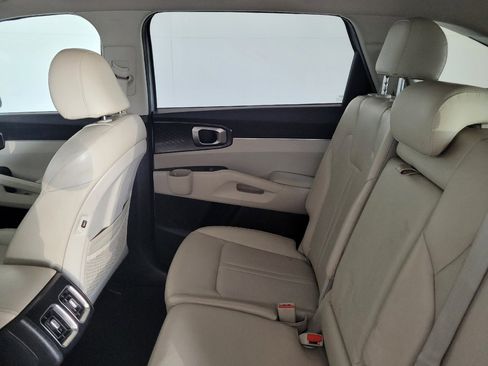 Used 2022 Kia Sorento S FWD image 18