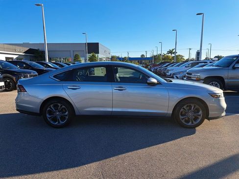 Used 2024 Honda Accord EX image 4