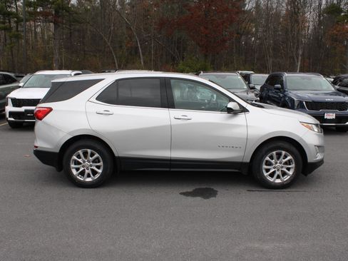 Used 2020 Chevrolet Equinox LT w/ Driver Convenience Package image 4