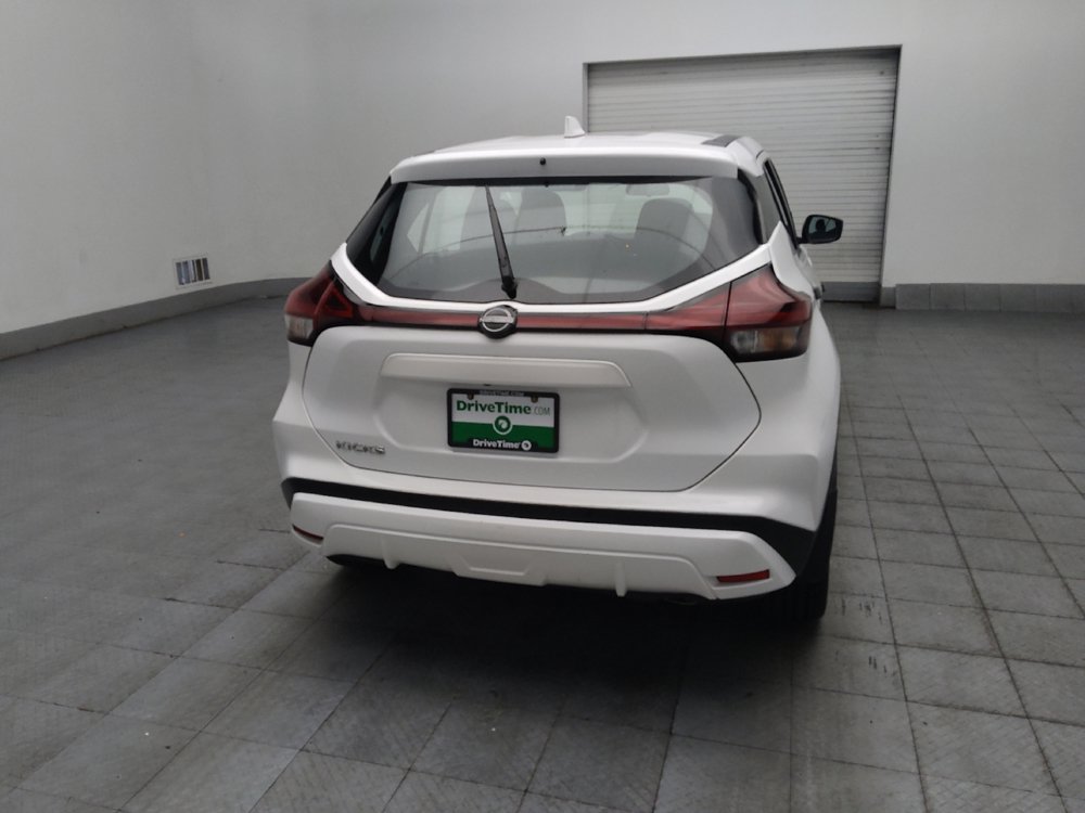 Used 2023 Nissan Kicks S FWD image 7