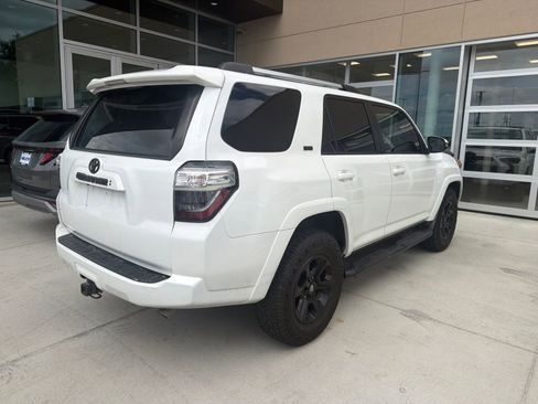 Used 2021 Toyota 4Runner SR5 Premium w/ Moonroof Package RWD image 4