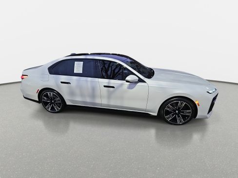 Certified 2023 BMW 760i xDrive w/ Executive Package image 4
