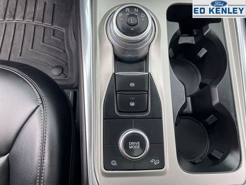 Used 2022 Ford Explorer XLT w/ Equipment Group 202A image 17