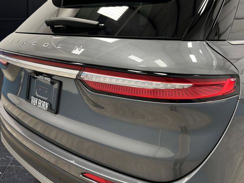 Used 2025 Lincoln Corsair Reserve AWD/4WD image 38