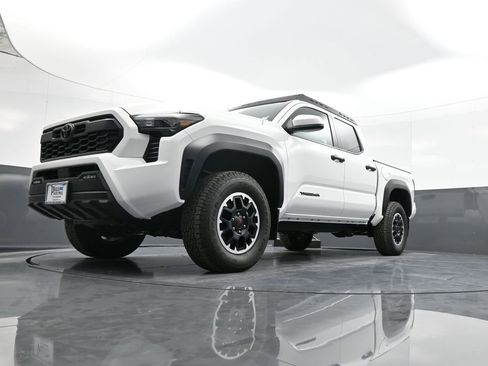 New 2024 Toyota Tacoma TRD Off-Road image 23