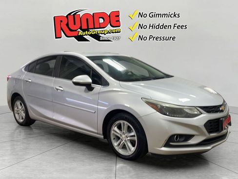 Used 2016 Chevrolet Cruze LT w/ Convenience Package FWD image 8