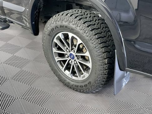 Used 2018 Ford F150 XLT w/ Equipment Group 302A Luxury AWD/4WD image 37