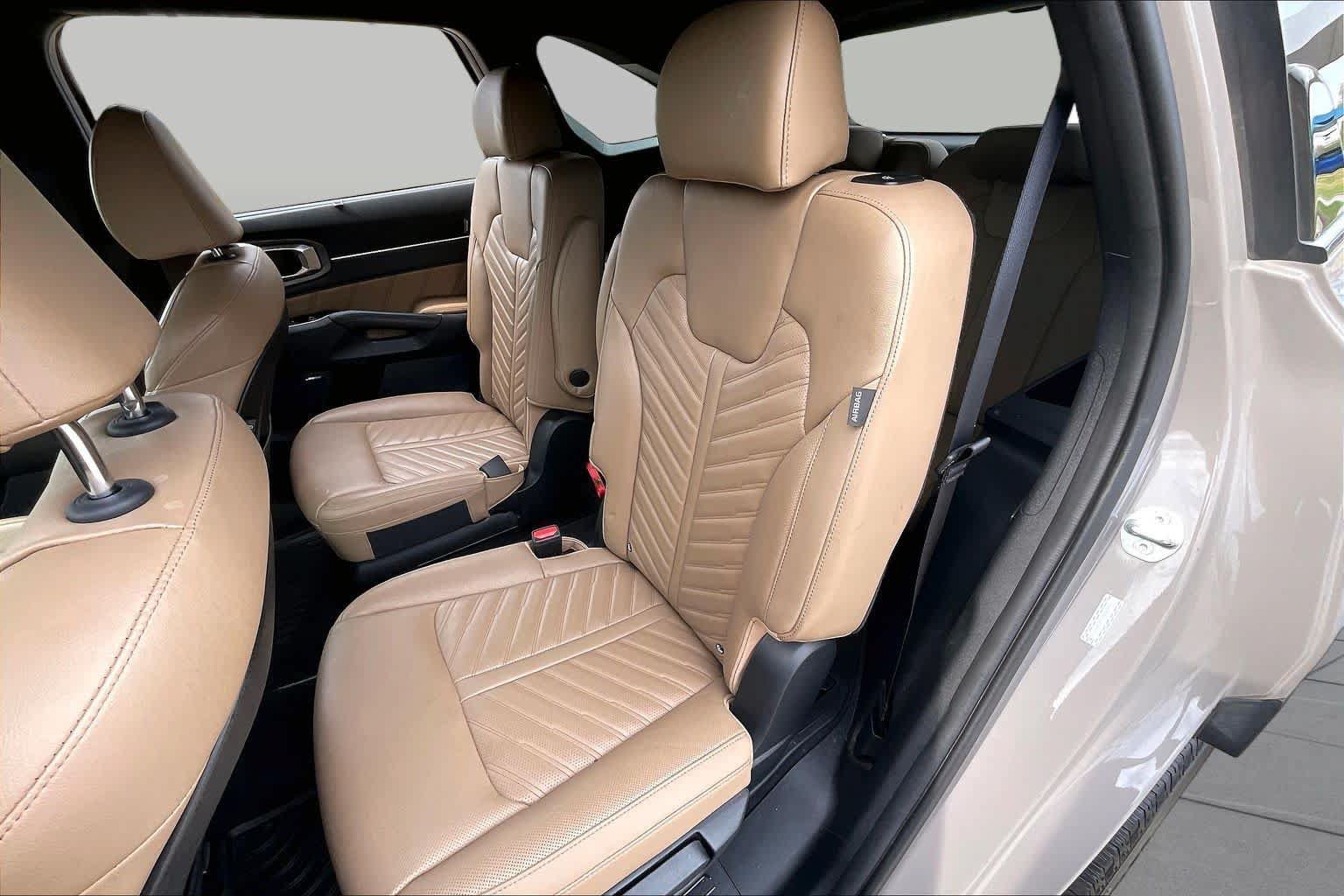 Used 2024 Kia Sorento SX Prestige w/ Olive Brown Leather Package AWD/4WD image 20