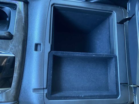 Used 2024 Nissan Armada Platinum w/ Captain's Chairs Package image 21