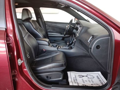 Used 2019 Dodge Charger SXT w/ Leather Interior Group RWD image 12