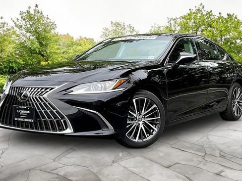 Certified 2024 Lexus ES 250 w/ Premium Package AWD/4WD image 3