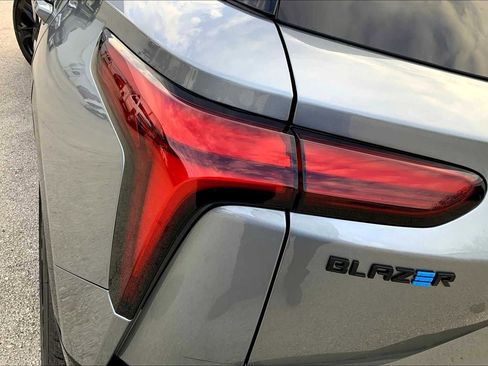 New 2025 Chevrolet Blazer EV RS image 14