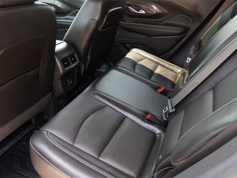 Used 2022 GMC Terrain SLT w/ LPO, Floor Liner Package image 13