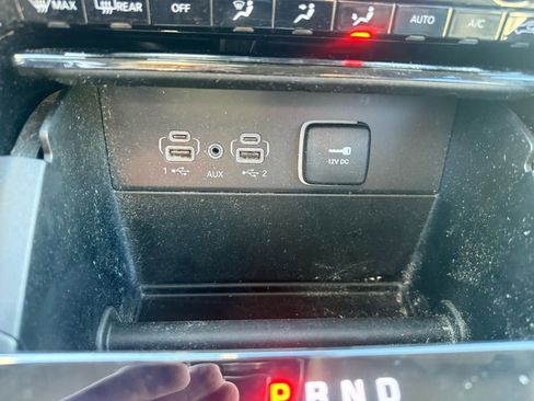 Used 2023 Jeep Grand Cherokee Limited image 40