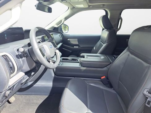 Used 2025 Ford Expedition Active image 9