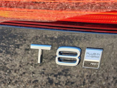 New 2025 Volvo XC60 T8 Plus w/ Climate Package image 21