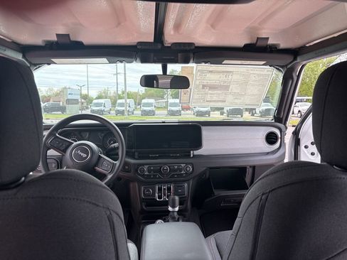 New 2025 Jeep Gladiator Mojave AWD/4WD image 21
