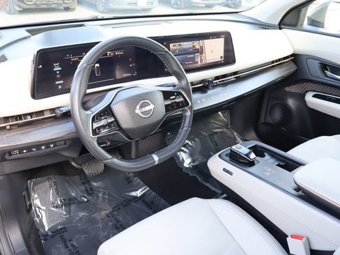 Used 2023 Nissan Ariya FWD image 16