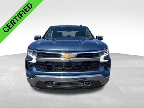 Used 2024 Chevrolet Silverado 1500 LT AWD/4WD image 3