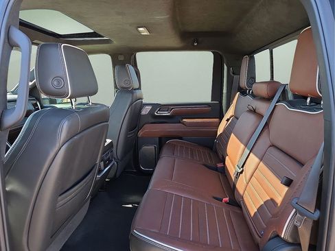 Used 2024 GMC Sierra 3500 Denali Ultimate image 18