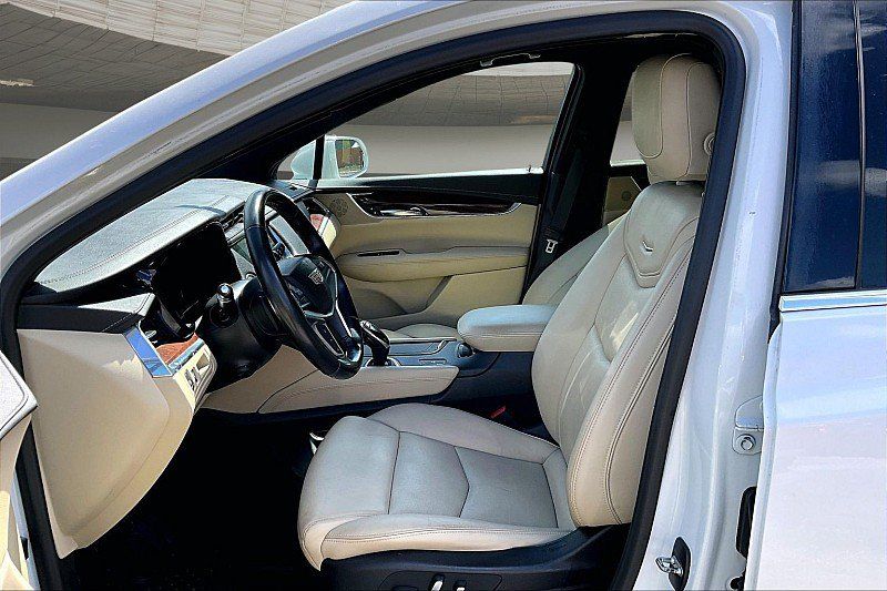 Used 2018 Cadillac XT5 Luxury w/ Driver Awareness Package FWD image 21