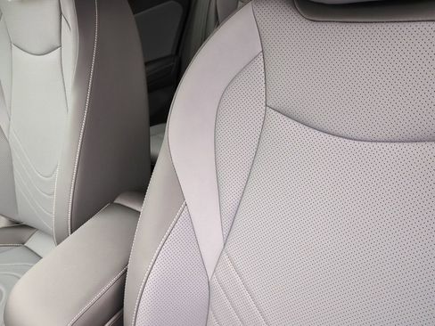 New 2026 Volkswagen Tiguan SE R-Line AWD/4WD image 16