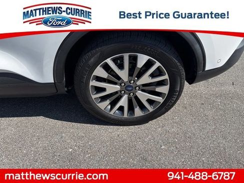 Certified 2020 Ford Escape Titanium w/ Titanium Premium Package 2.0 image 15