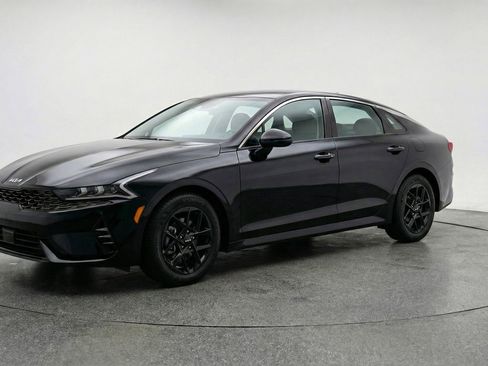 Used 2025 Kia K5 LXS FWD image 3