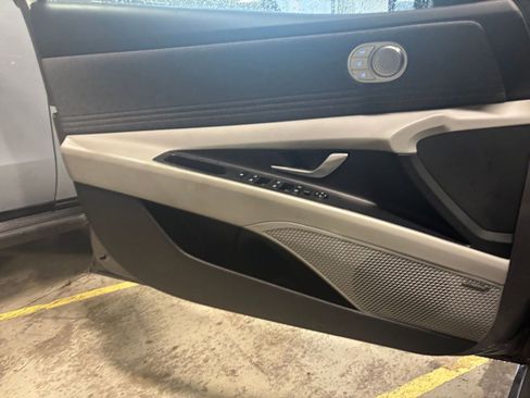 Used 2025 Hyundai Elantra Limited image 20