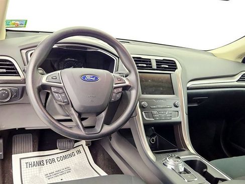 Used 2020 Ford Fusion SE FWD image 12