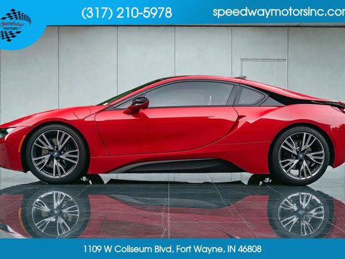 Used 2017 BMW i8 image 3