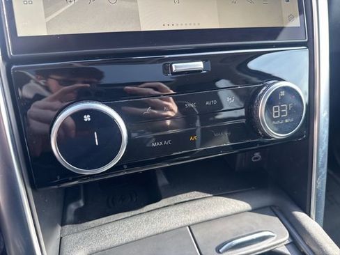 Used 2023 Land Rover Discovery S image 22